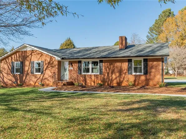 365 Foxcroft Dr, Lexington, NC 27292