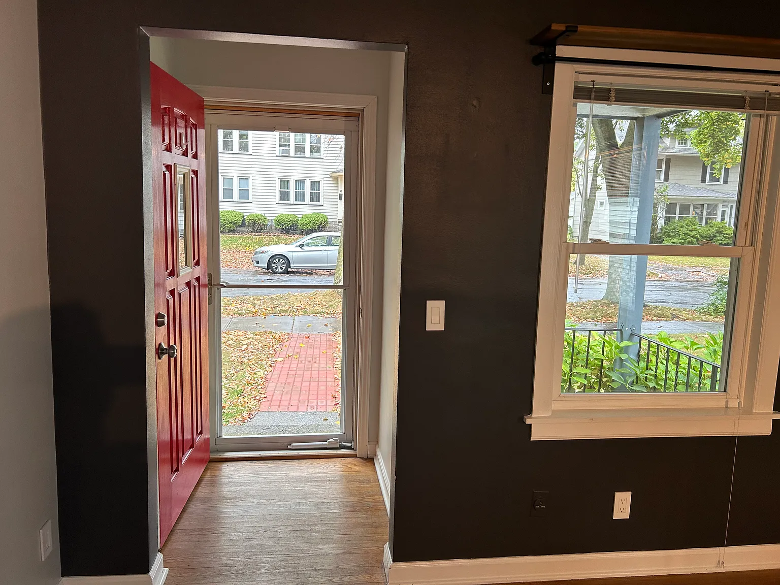 3 bed, 1180 sqft, $1,800 — Photo 2