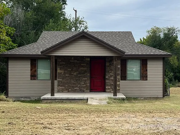 311 E Broadway Ave, McLoud, OK 74851