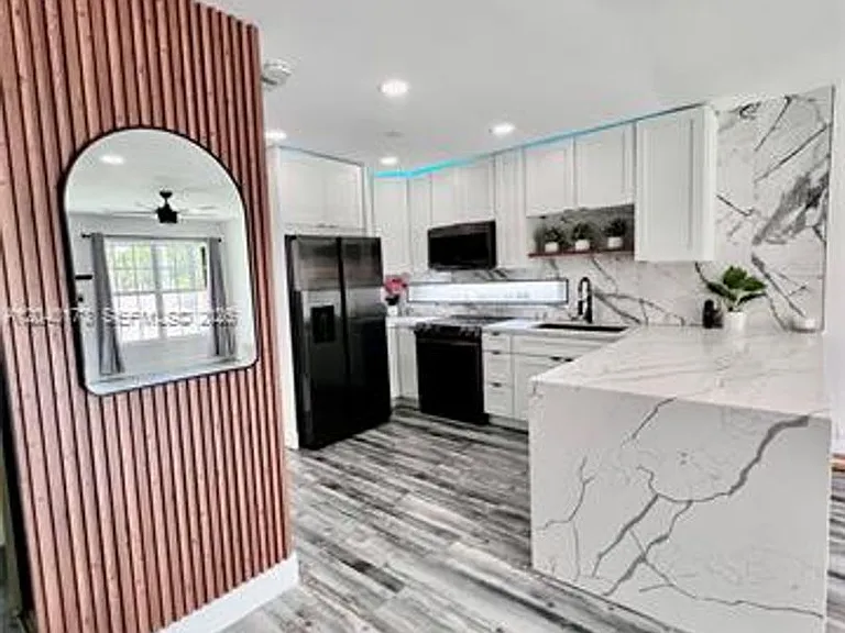 2425 SW 26th Ln #2425 — Photo 8