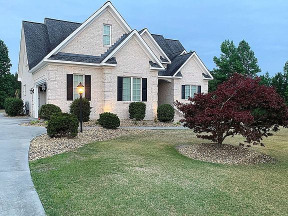 2nd image of 989 Augusta Ln