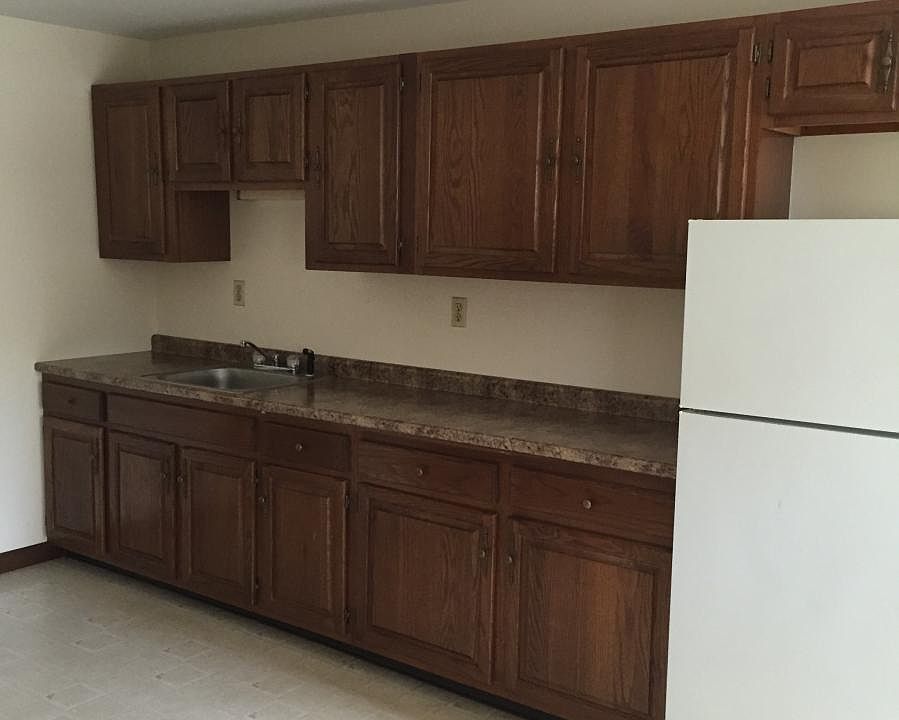 2nd image of 25 Beech St Floor 2