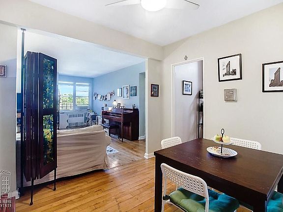 4th image of 3925 51st St APT 3C