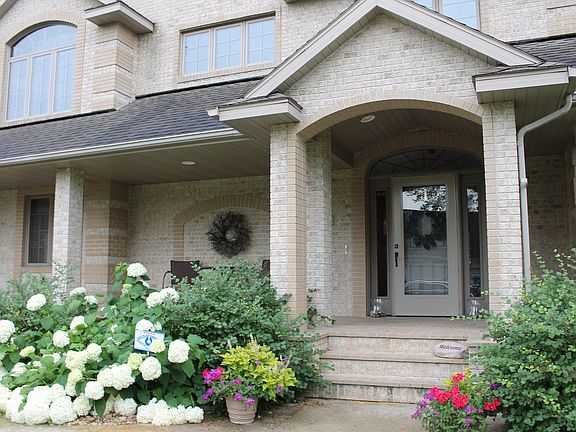 5th image of 2707 N River Dr