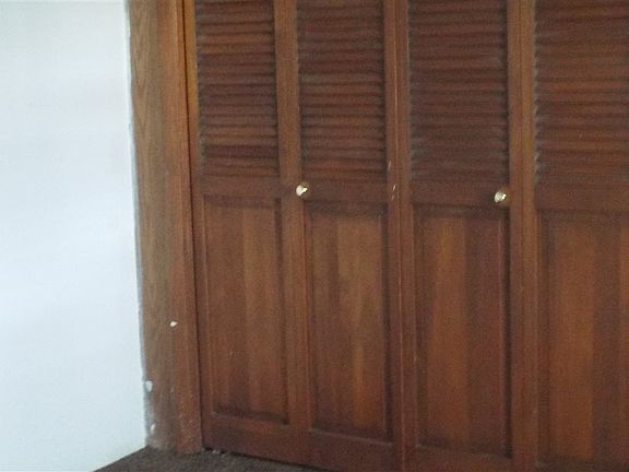 5th image of 703 E 8th St