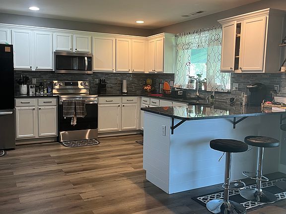 5th image of 5016 Malaga Dr