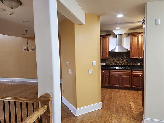 5th image of 16W305 Shadow Creek Dr #305