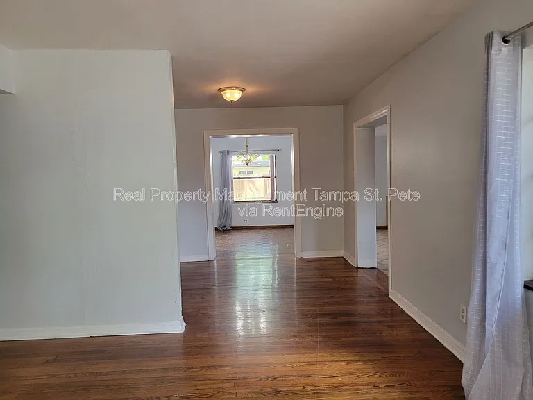 4311 S Thatcher Ave — Photo 5