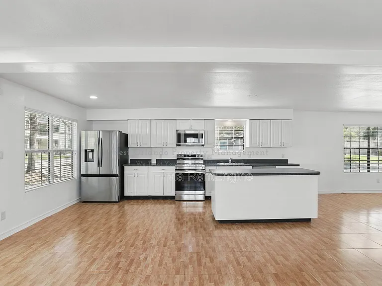 820 Altaloma Ave — Photo 9