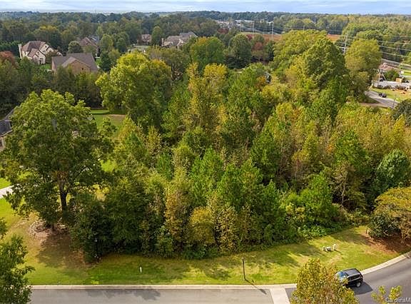 4th image of 1 Victoria Lake Dr #1