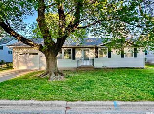 1910 Southview Ct, South Jacksonville, IL 62650