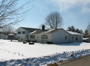 9900 N Avon Belden Rd, Grafton, OH 44044