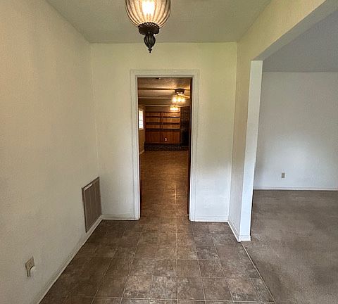 2nd image of 211 Eastwood Dr