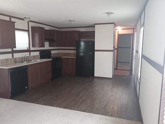 3rd image of 200 Kenny Brook Ln