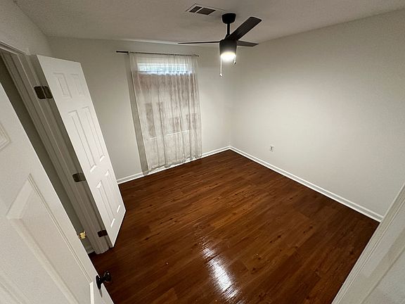 4th image of 3535 Farwood Dr