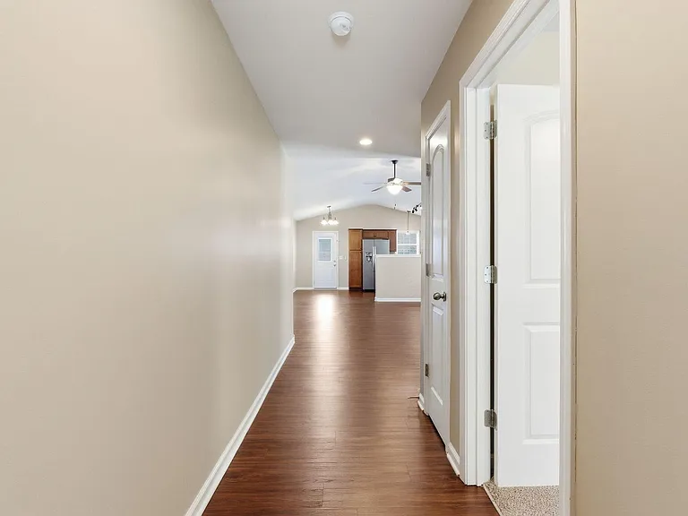 2545 Milsom Ln — Photo 15