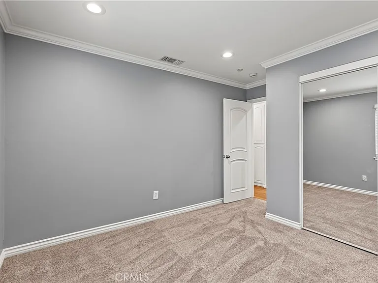 1096 Canyon View Dr — Photo 34