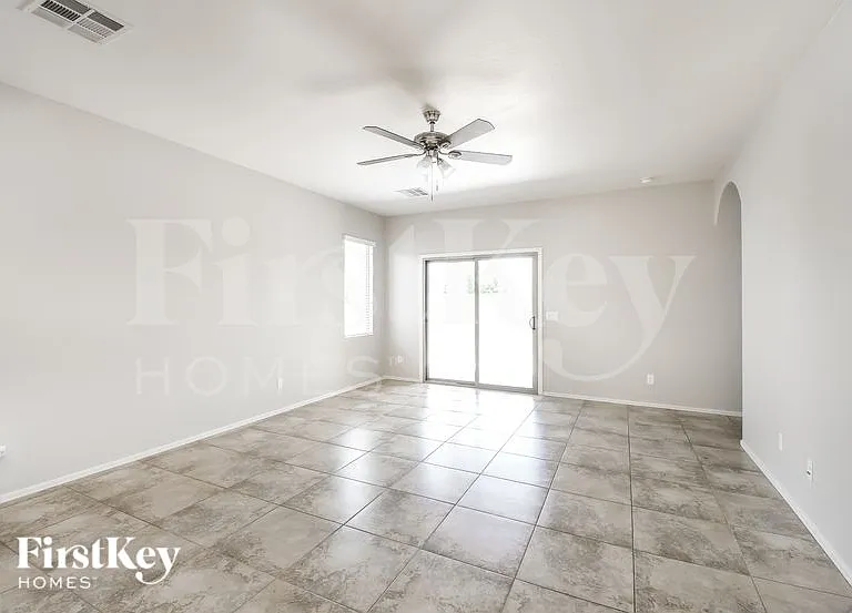 4191 E Velasco St — Photo 2