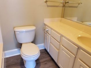 567 Mount Salem Ave APT F, Washington, VA 22747