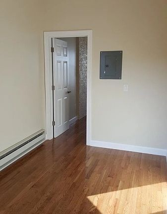 4th image of 286 Nagle St APT 2