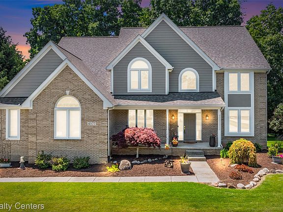 2nd image of 4577 Darlene Dr