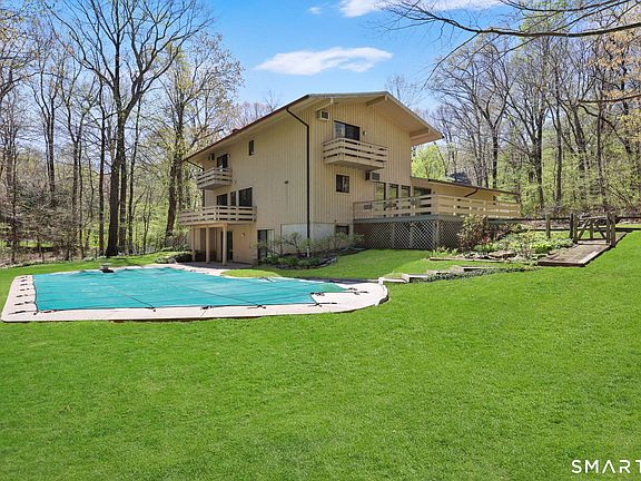 2nd image of 18 Ledgewood Road