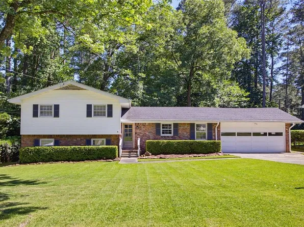 3053 E Ramble Ln, Decatur, GA 30033