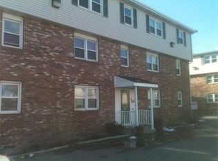 1040 Cove Rd APT 3, New Bedford, MA 02744