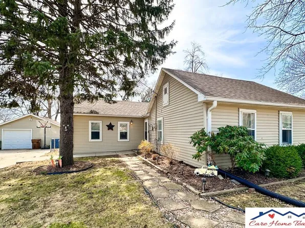 2705 Emiline St, Bellevue, NE 68147