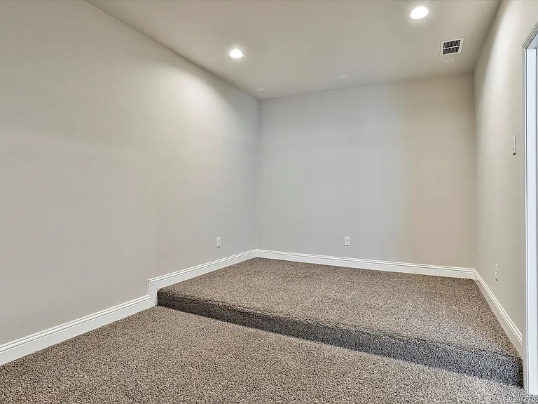 253 Gill Point Ln — Photo 32