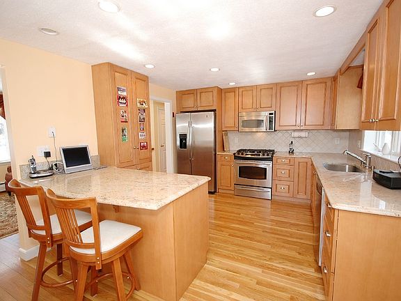 2005 Granite and maple kitchen