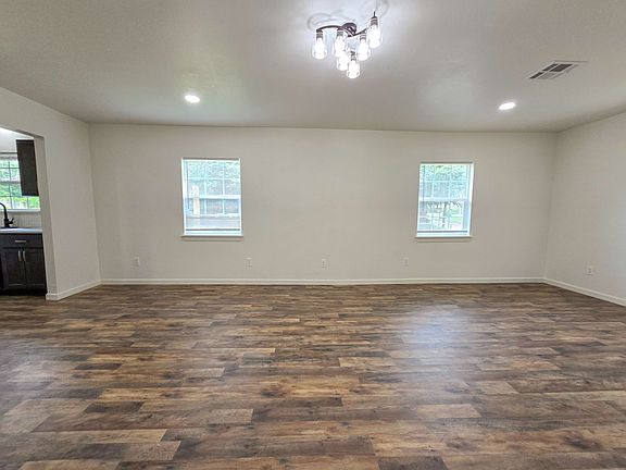 3rd image of 418 N Shawnee Ave