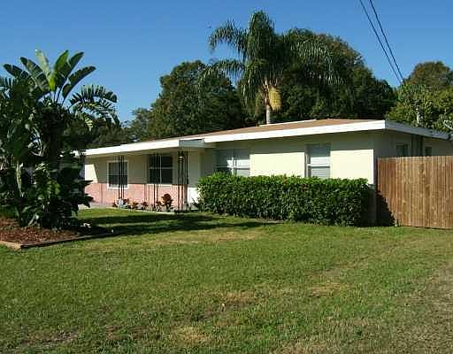 1st image of 7111 Kingsbury Cir
