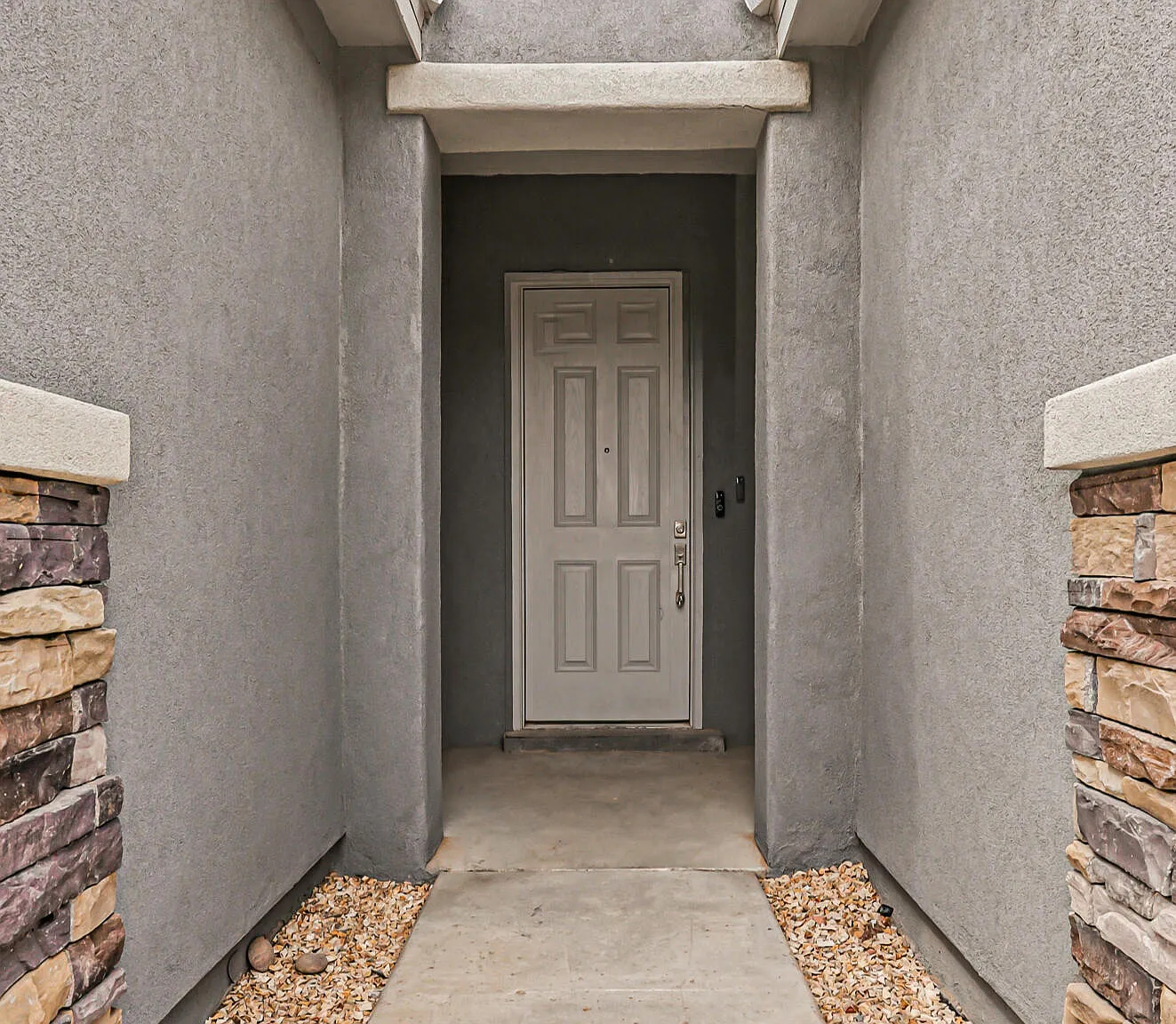4 bed, 2.0 bath, 1762 sqft, $2,400 — Photo 4