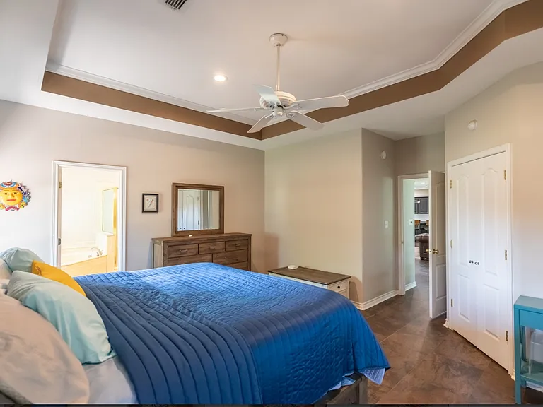 364 Alexandra Dr — Photo 9