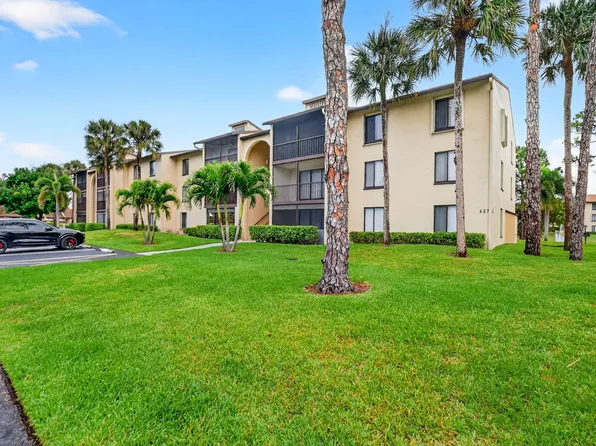 627 Sea Pine Way #B2, Greenacres, FL 33415