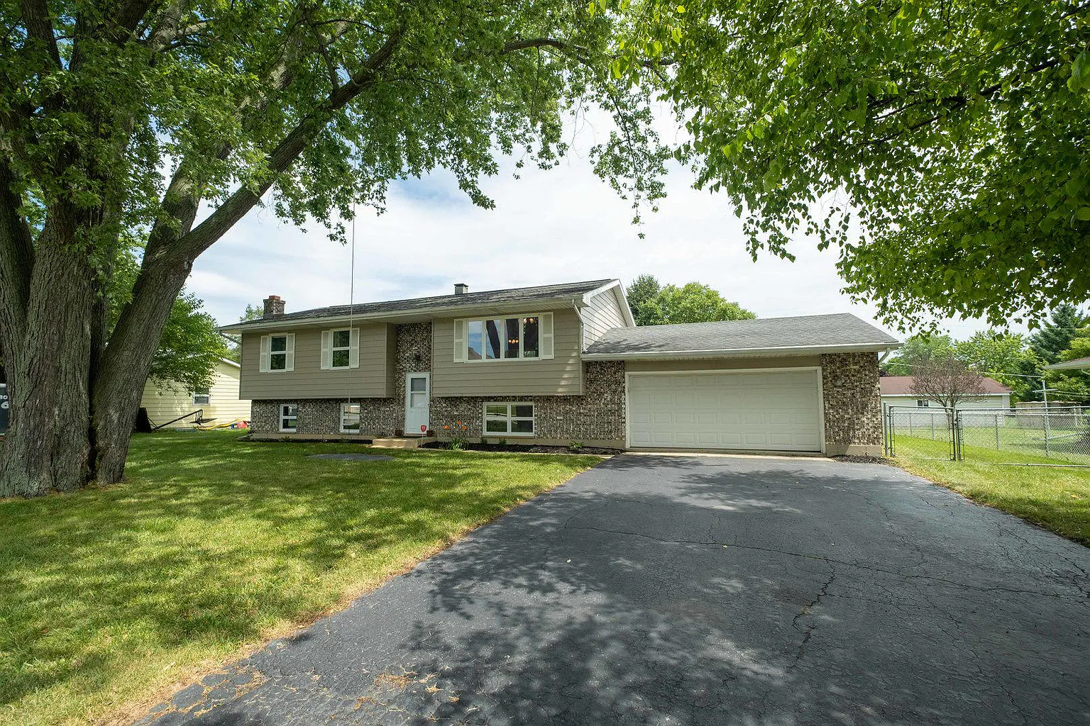217 Garnett Ave photo 1