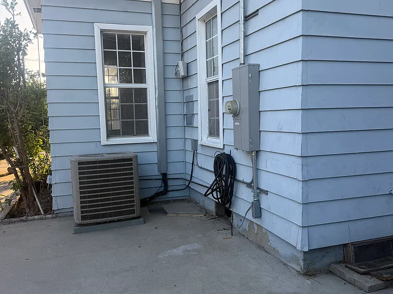 2108 Casitas Ave — Photo 2