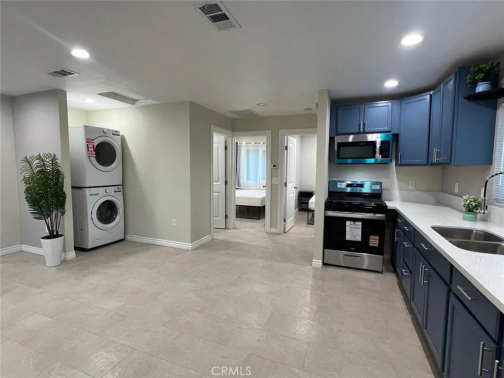 2 bed, 600 sqft, $2,295 — Photo 3