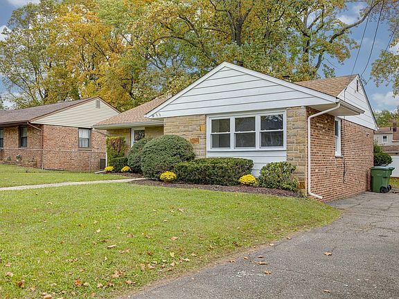 Driveway Parking for Max 4 cars