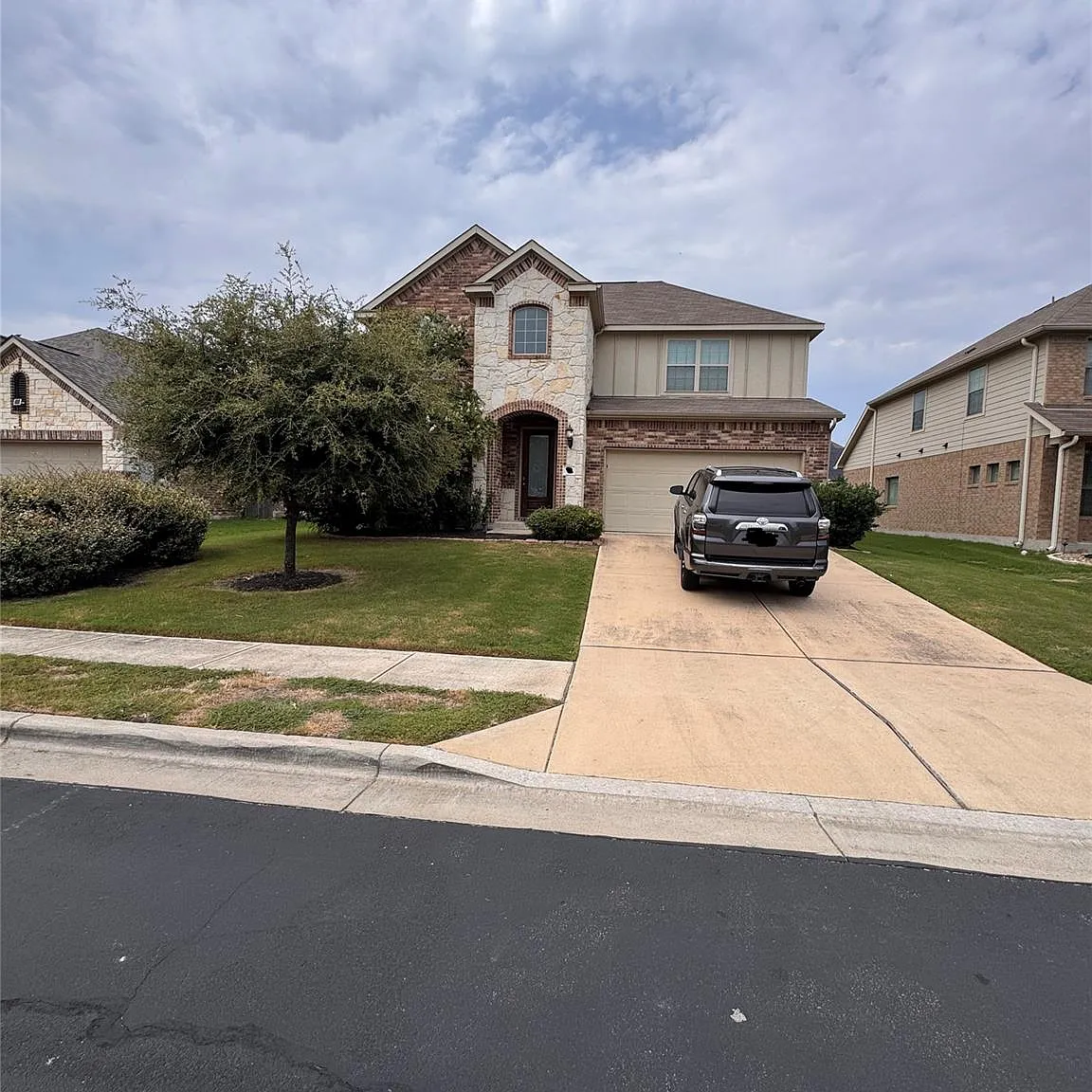 4 bed, 2.5 bath, 3050 sqft, $2,390 — Photo 1