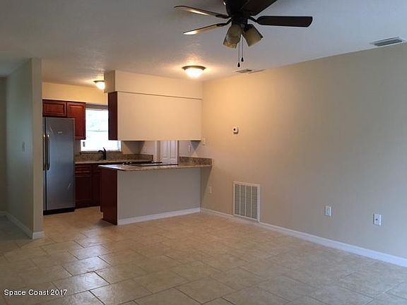 3rd image of 461 Charlotta Ave SE