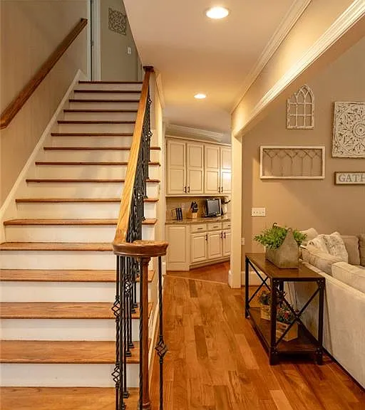 1405 Edenham Ln — Photo 5