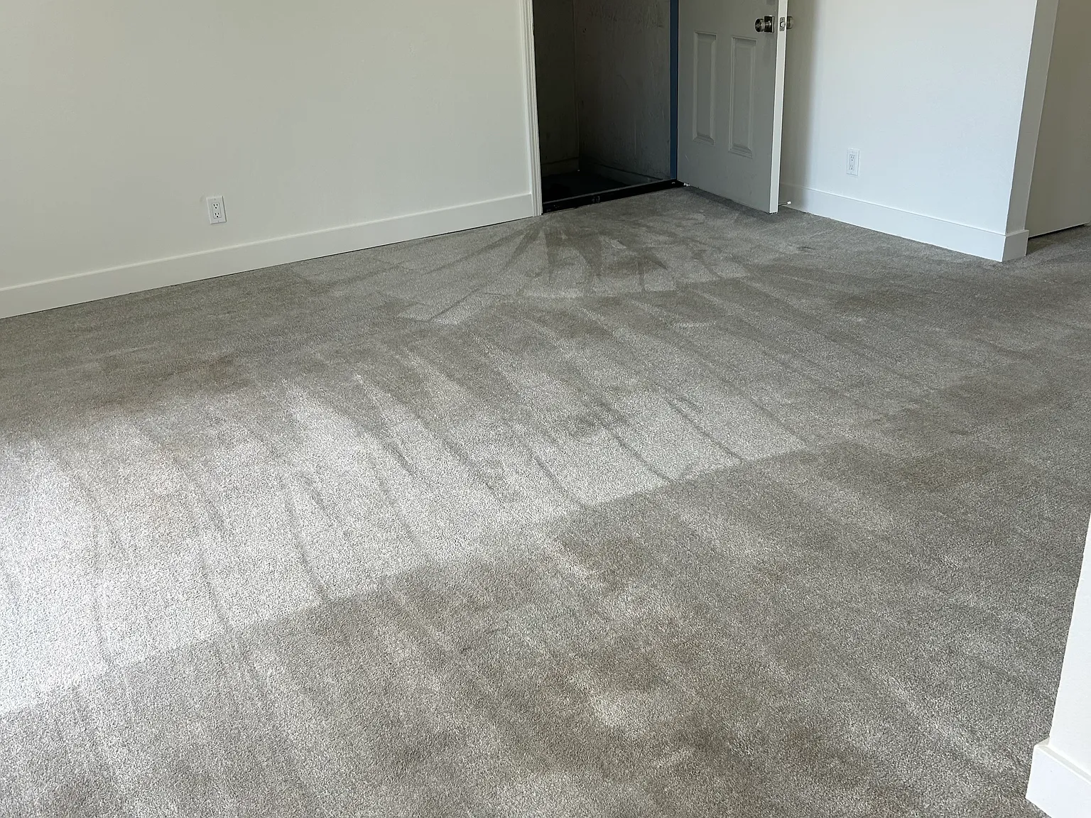 2 bed, 875 sqft, $2,700 — Photo 2
