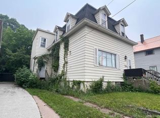 127 W Arch St, Marquette, MI 49855