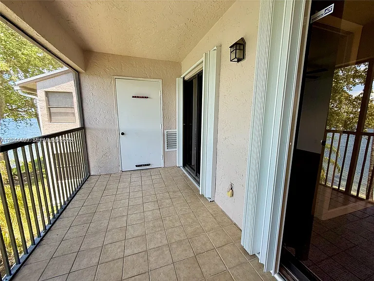 1044 S Independence Dr #1044I — Photo 15