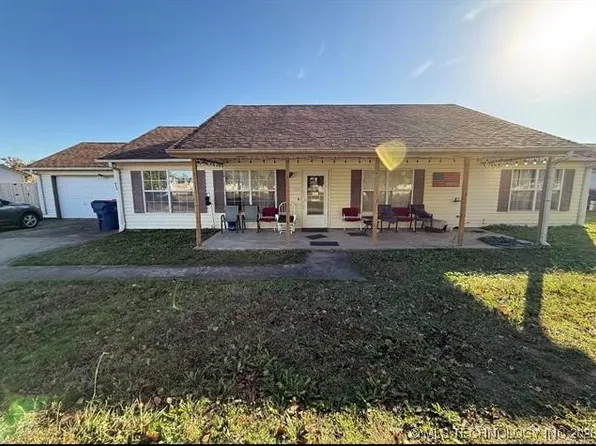 203 Secondine Pl, Chelsea, OK 74016