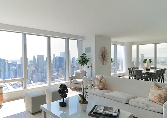 Rented by Extell Marketing Group LLC | media 31