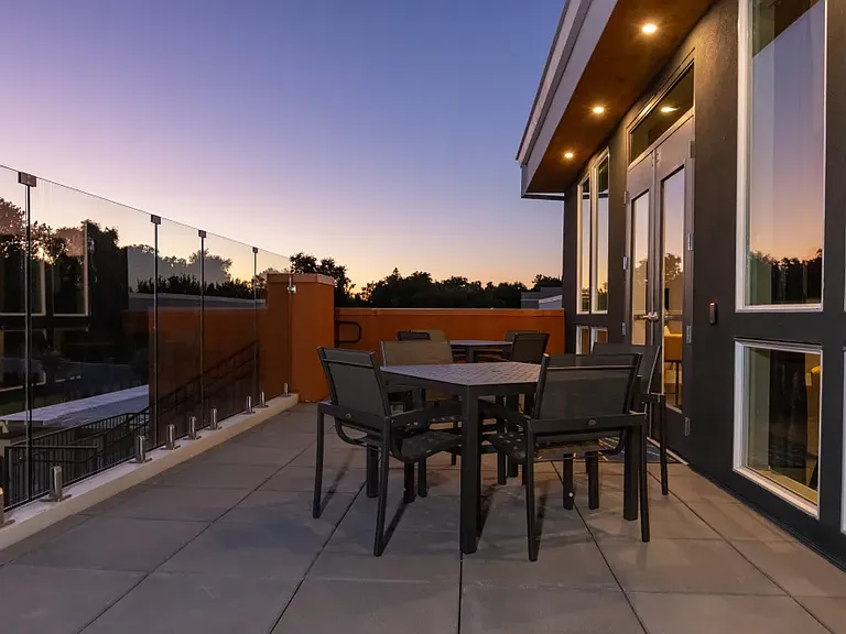 Solasta Luxury Apartments — Photo 22