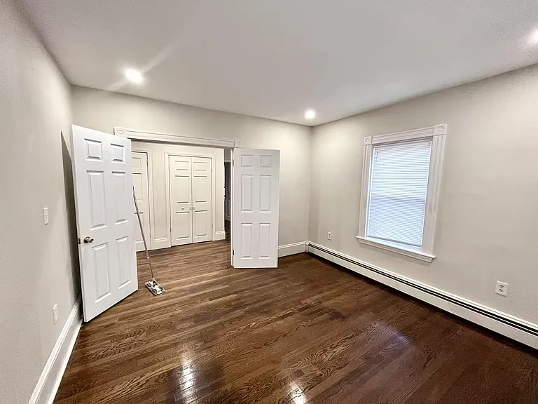 11 Shawmut St — Photo 10